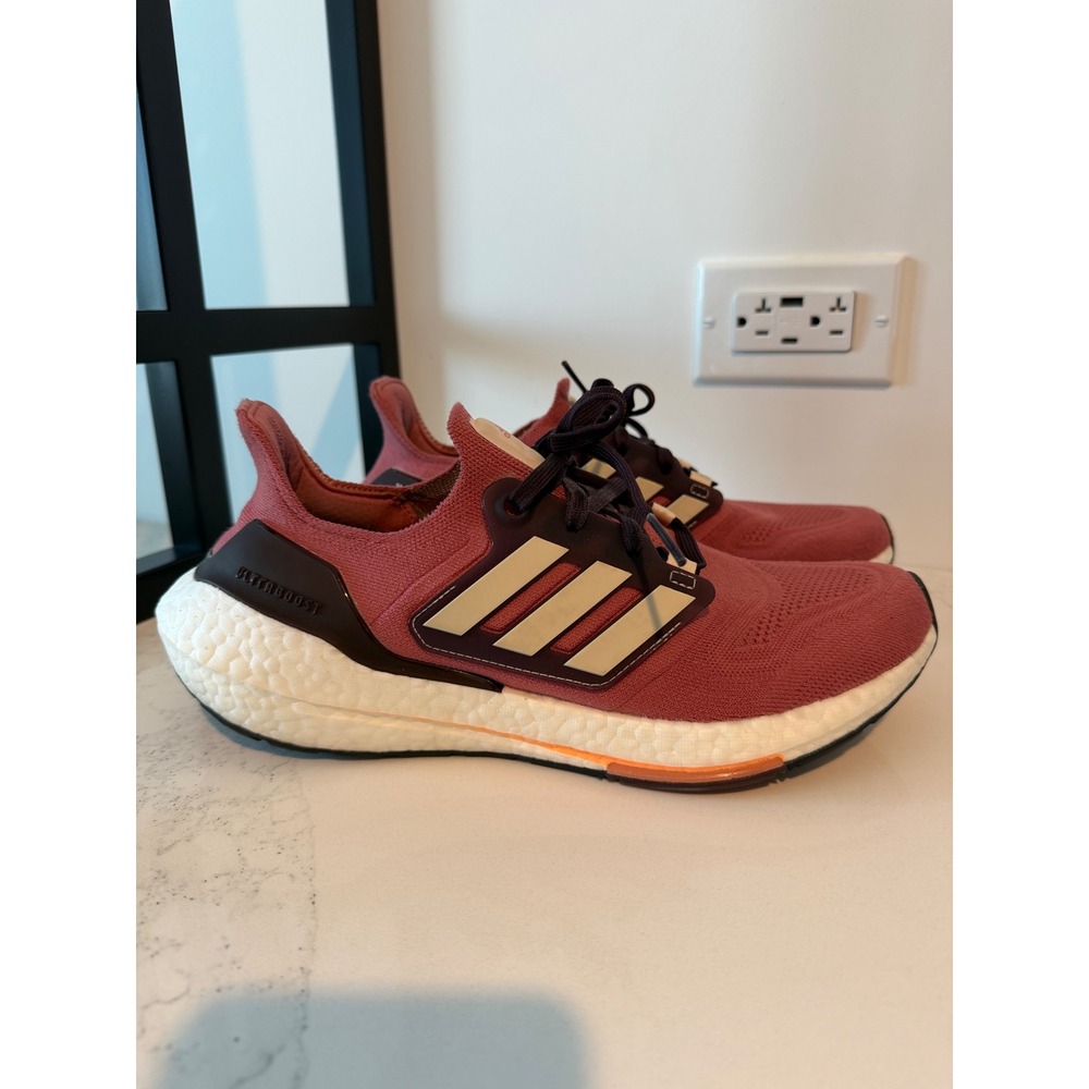 Adidas Ultraboost 22 Womens Running Shoes Legacy Burgundy GX6670 Size 8.5